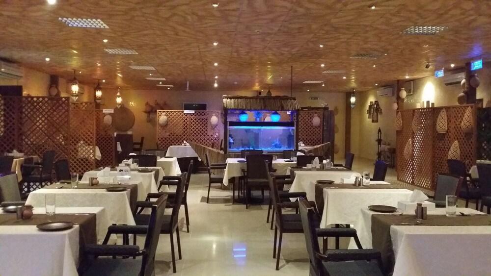 Mutrah Hotel Muscat Exterior photo
